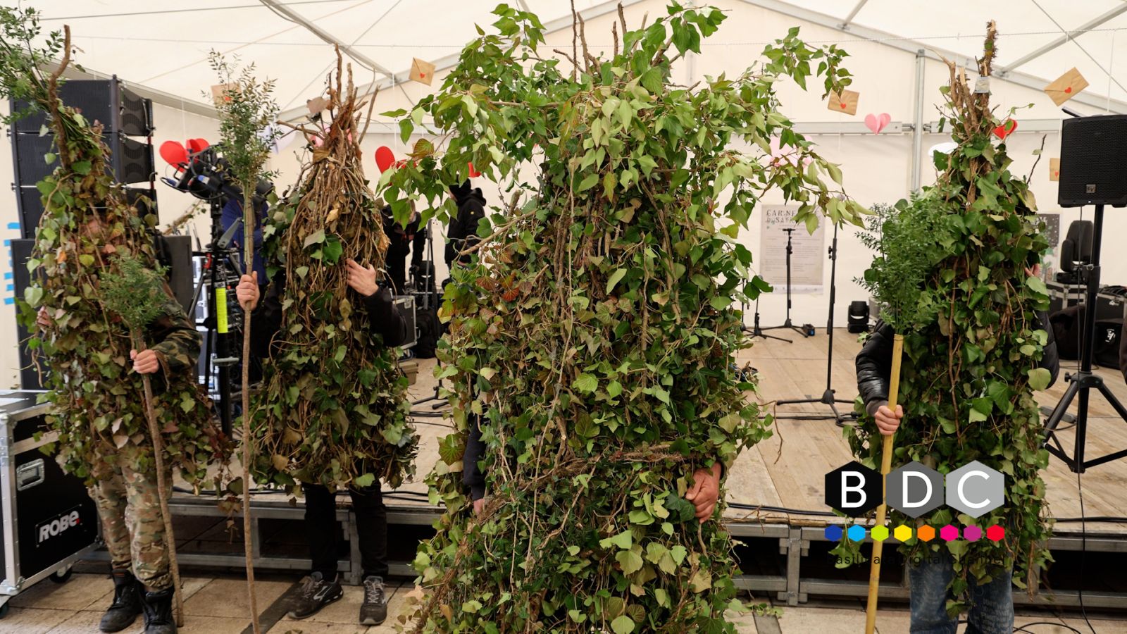 SATRIANO, LA FORESTA CHE CAMMINA: QUANDO L’IDENTITÀ LUCANA DIVENTA UN MESSAGGIO UNIVERSALE